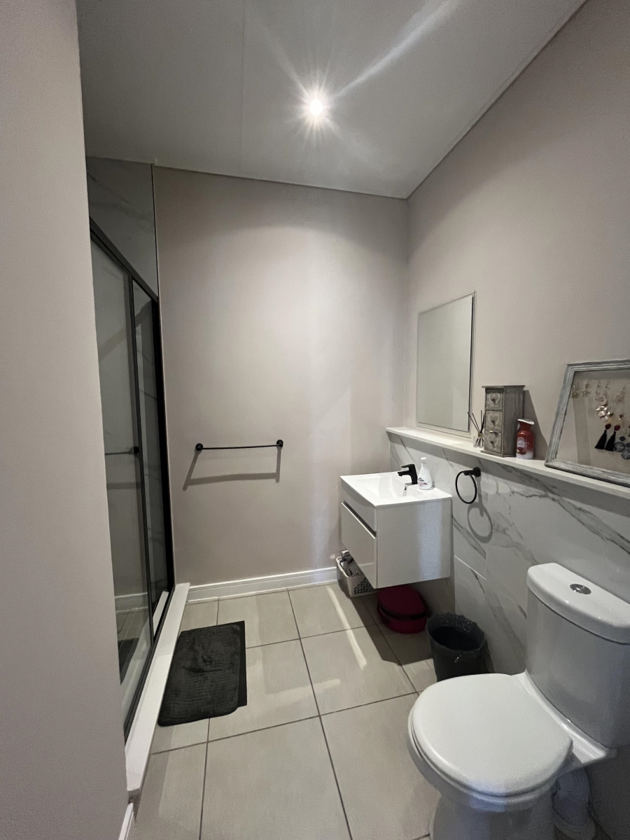 2 Bedroom Property for Sale in Cape Farms Western Cape